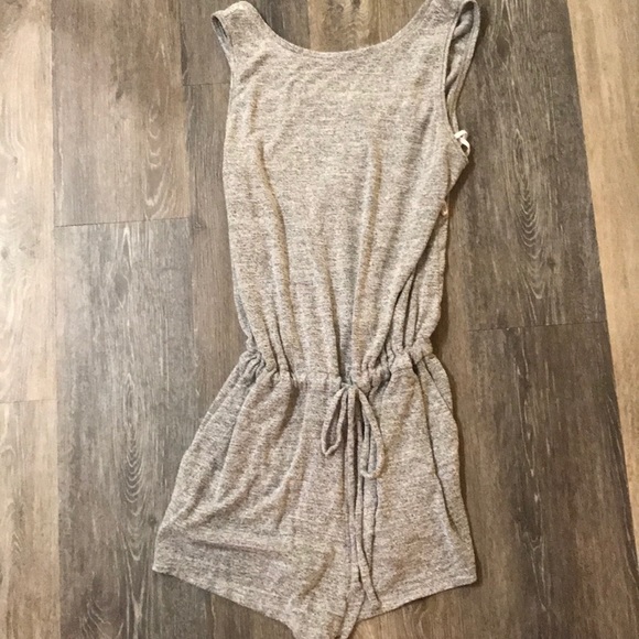 Comfy romper! - Picture 1 of 2